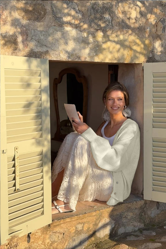 Strickjacke aus Mohair-Spitze mit V-Ausschnitt und Glockenärmeln