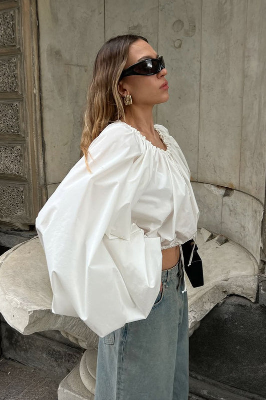 Elegante Bluse mit Kordelzug in der Taille und Rundhalsausschnitt