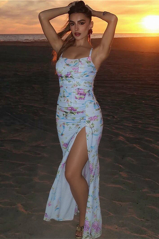 Gerafftes, rückenfreies Kleid mit Spaghettiträgern und Blumenmuster