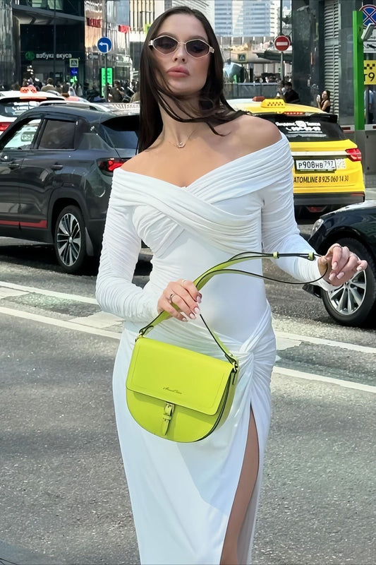 Einfarbiges, schulterfreies, gerüschtes, langärmliges Maxikleid mit Schlitz