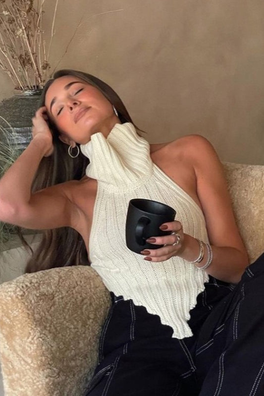 Asymmetrisches rückenfreies Stricktop