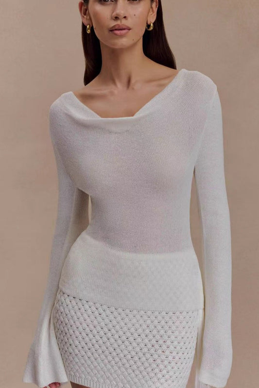 Sexy, figurbetonter Pullover mit U-Ausschnitt und Spitzenstrickbündchen an der Taille