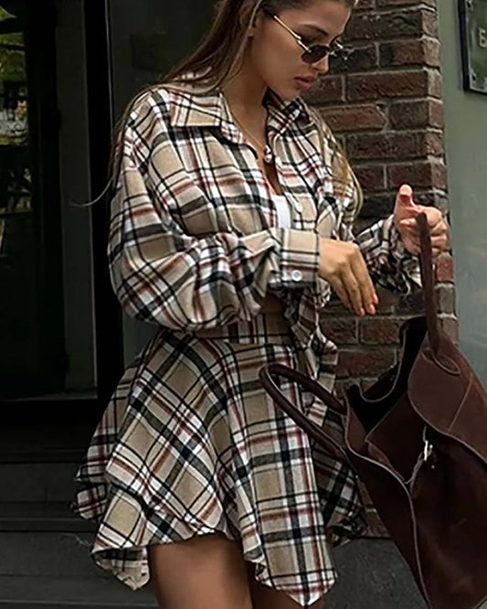 Blau bedruckter, plissierter Minirock fürs Büro, zweiteiliges Set