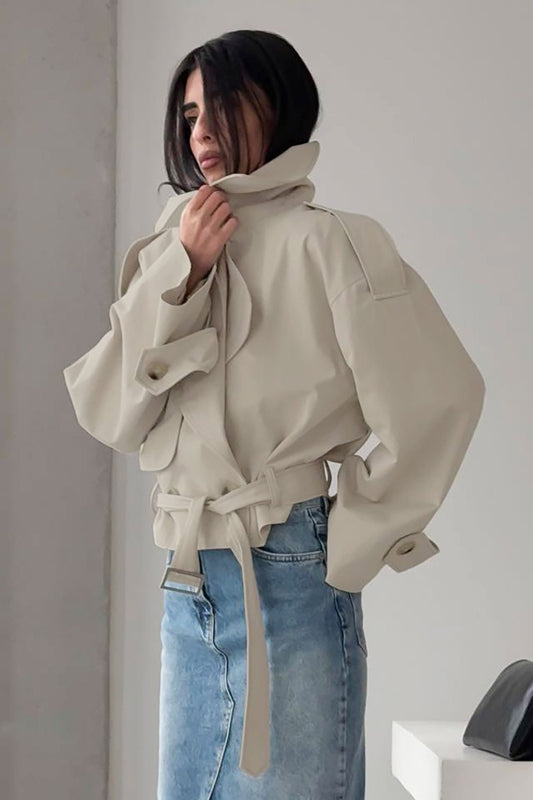 Langärmlige Jacke mit Gürtelkragen