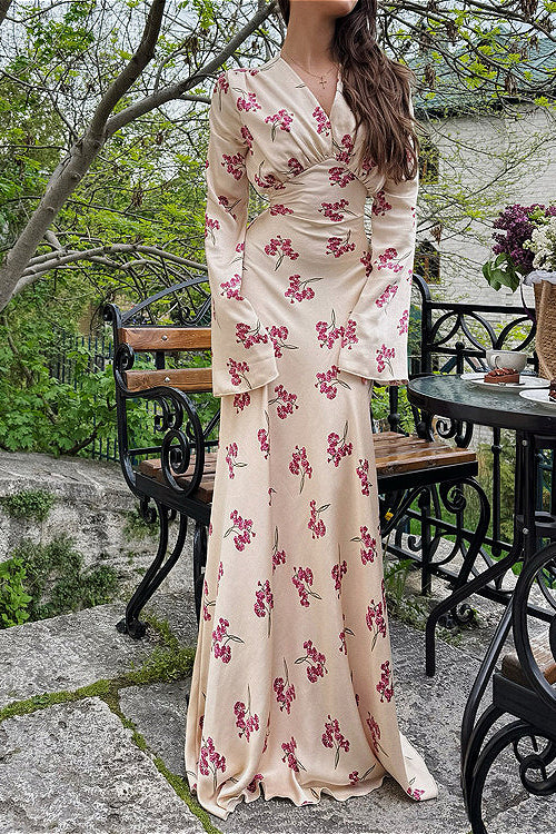 Elegantes Maxikleid mit Blumenmuster aus Satin mit V-Ausschnitt, langen Ärmeln und Bindegürtel