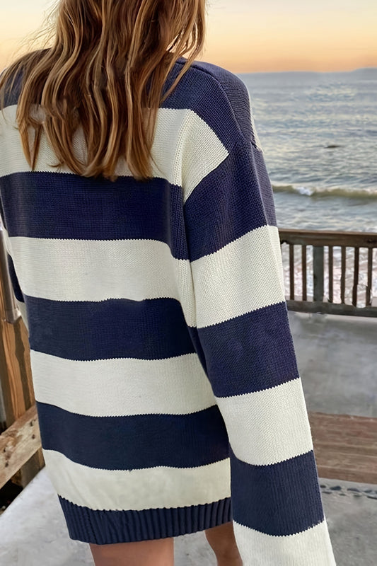 Lässiger Pullover mit Rundhalsausschnitt und lockerem Strickmuster