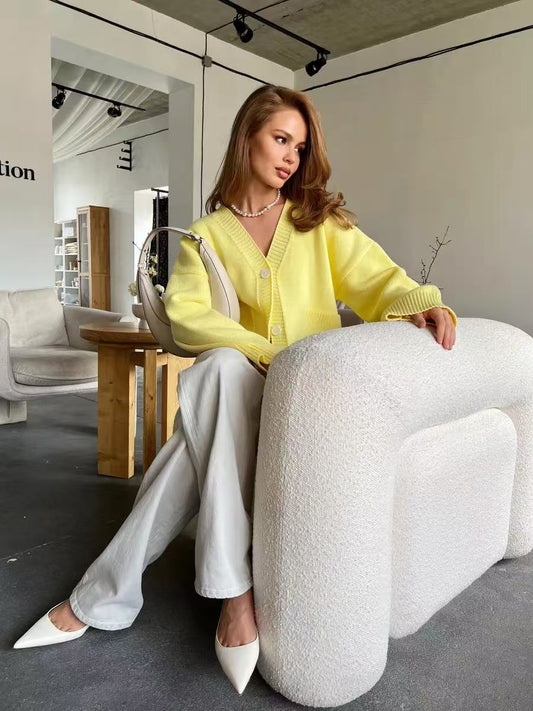 Strickjacke mit V-Ausschnitt und Tasche