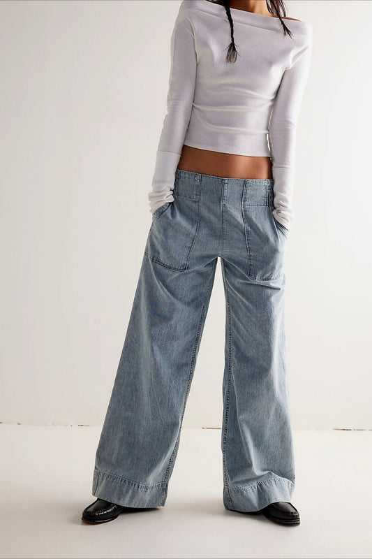 Jeans mit geraffter, elastischer Taille und weitem Bein