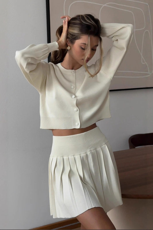 Rüschen-Strickjacke, Minirock, zweiteiliges Set