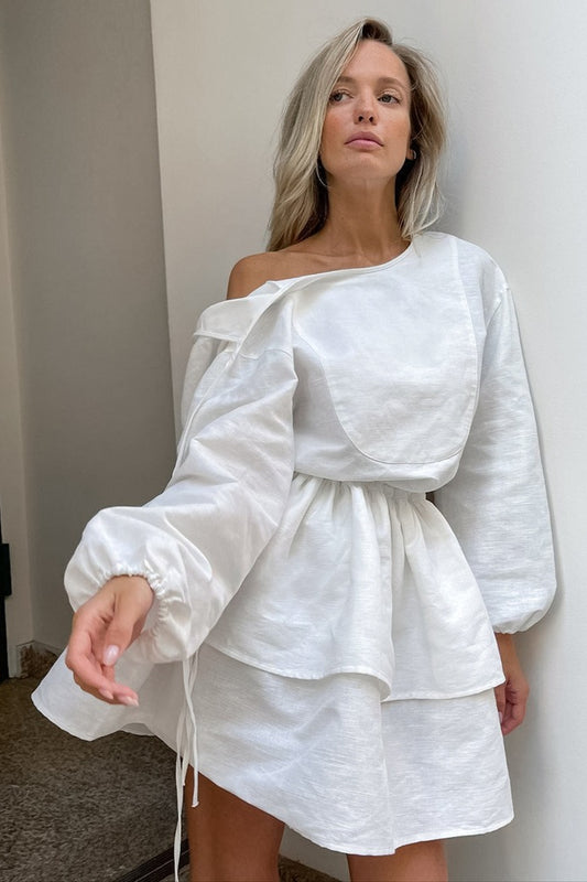 Doppellagiges, tailliertes Boho-Kleid