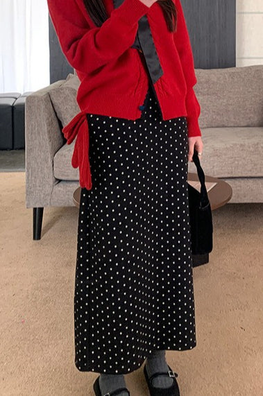 Hochtaillierter Rock mit Polka-Dots und Rückenschlitz