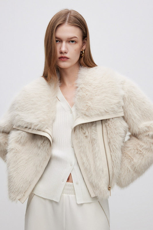 Plüschiger, dicker, warmer Mantel mit Reverskragen