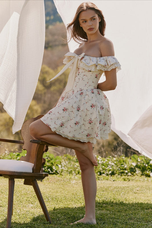 Süßes Minikleid mit Blumenmuster und Schleife, schulterfrei