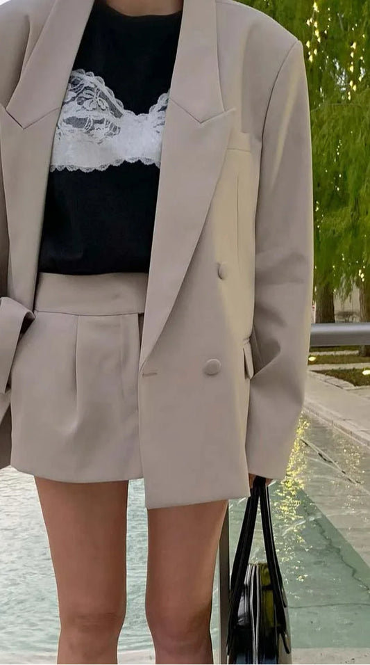 Schwarzes schulterfreies, plissiertes Mini-Büro-Zweiteiler-Set