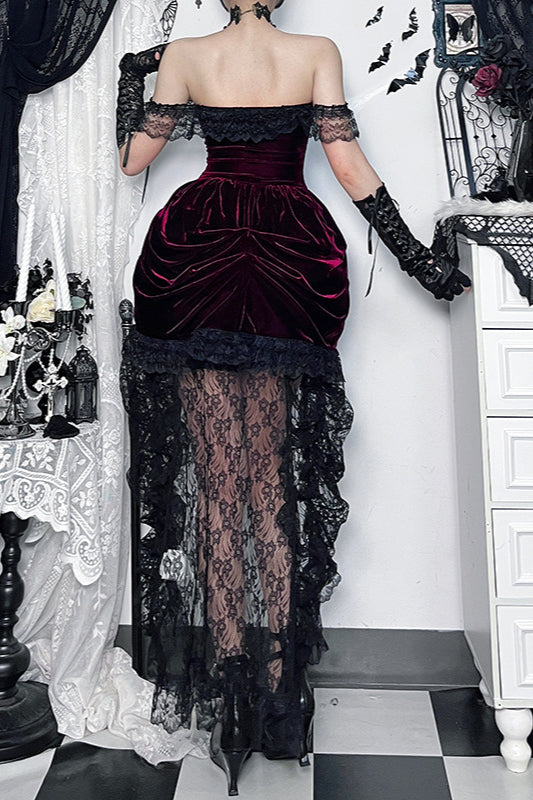 Gothic-Kleid mit mehrlagiger Schleppe