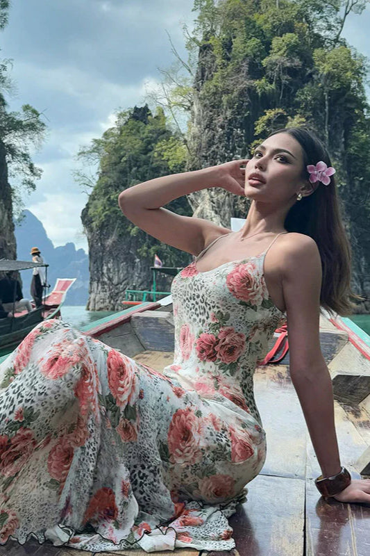 Rückenfreies, figurbetontes Maxikleid mit Leopardenmuster und Blumenmuster