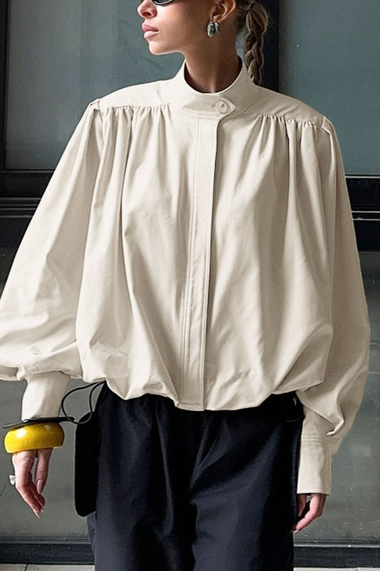 Schicke Jacke mit hohem Kragen und Puffärmeln