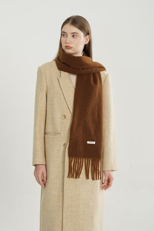 Minimalistischer, einfarbiger Fransenschal aus Wollmischung