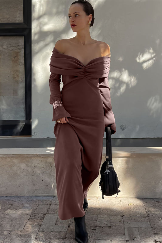 Hochwertiges, gerüschtes Maxi-Strickkleid