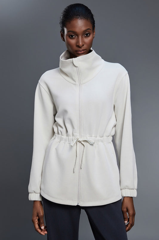 Mittellange Jacke mit Stehkragen, Luftpolsterung und Kordelzug in der Taille