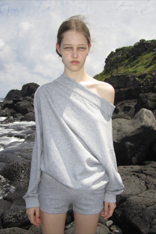 Schulterfreies Langarm-Sweatshirt mit Nieten