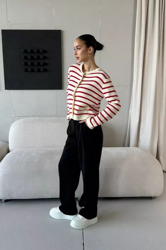 Kurzer, gestreifter Strickcardigan