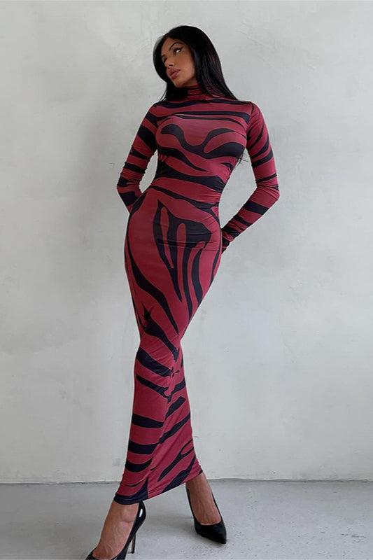 Figurbetontes Maxikleid mit Stehkragen und Animalprint