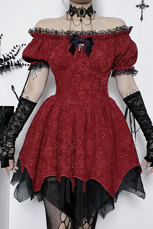 Schulterfreies, schmales Gothic-Kleid