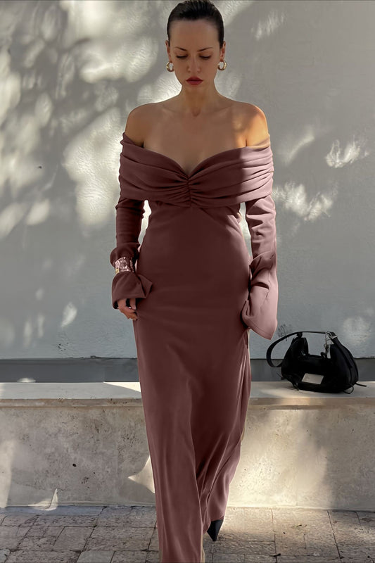 Hochwertiges, gerüschtes Maxi-Strickkleid