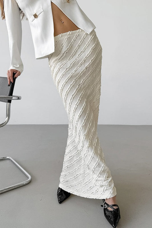 Figurbetonter Maxirock aus Strick mit Schlitz