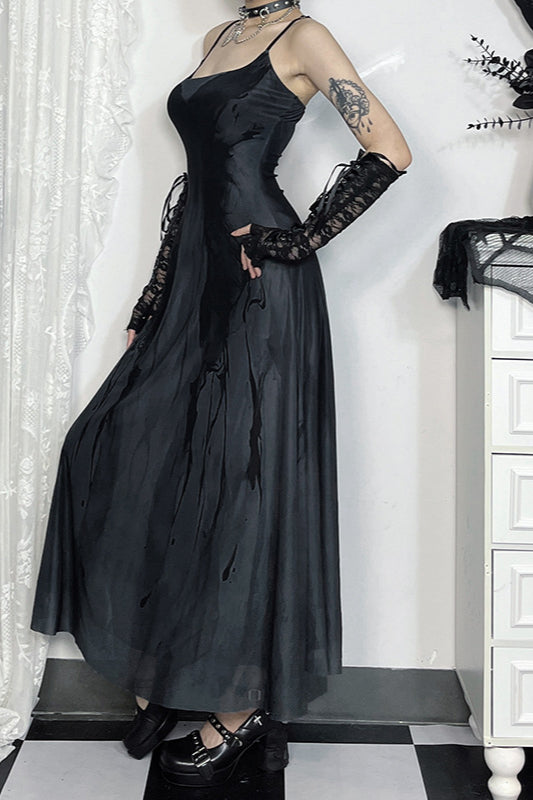 Gothic-Kleid mit Trägern und Schmetterlingsnetz