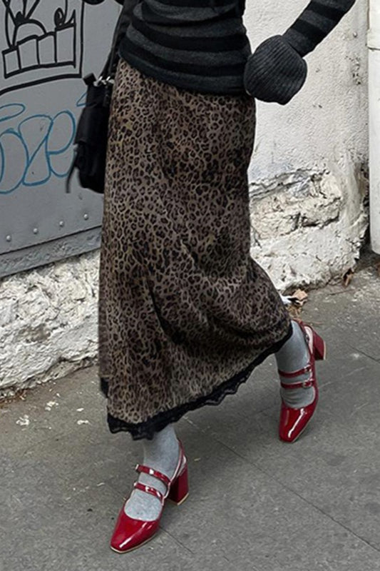 Leoparden-Patchworkrock mit Spitzenbesatz