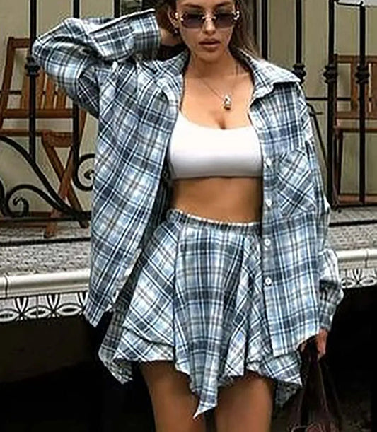 Blau bedruckter, plissierter Minirock fürs Büro, zweiteiliges Set