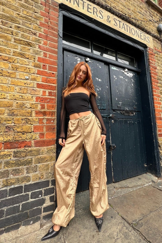 Sommerliche Cargohose mit lockerer Passform und Kordelzug