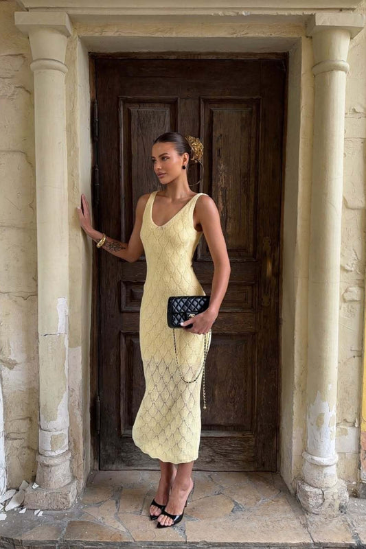 Strick-Maxikleid mit Muschel-Aushöhlung