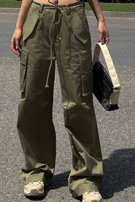 Cargohose mit hoher Taille und schmaler Passform und geradem Bein
