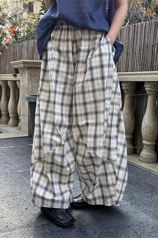 Lässige, karierte, gerüschte Hose mit weitem Bein
