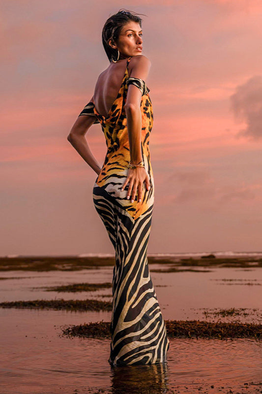 Urlaubs-Maxikleid mit Wasserfallausschnitt und Animalprint