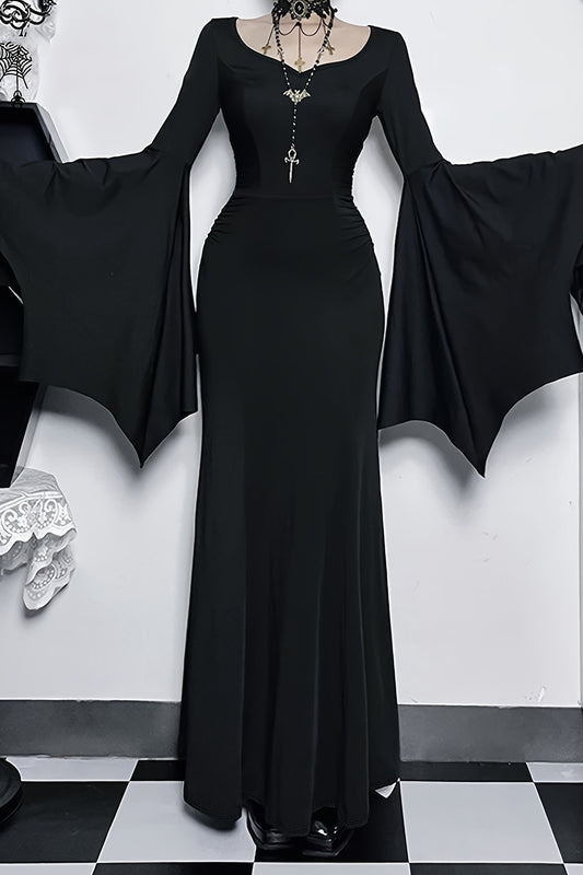 Schmales Gothic-Kleid mit Fledermausärmeln