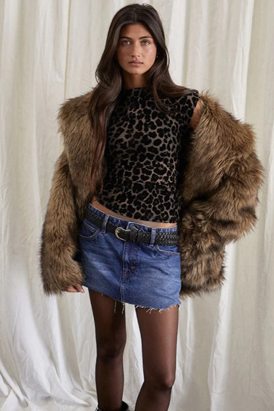 Transparentes Vintage-Crop-Top mit Leopardenmuster