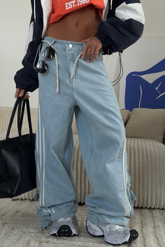 Gestreifte Jeans mit weitem Bein