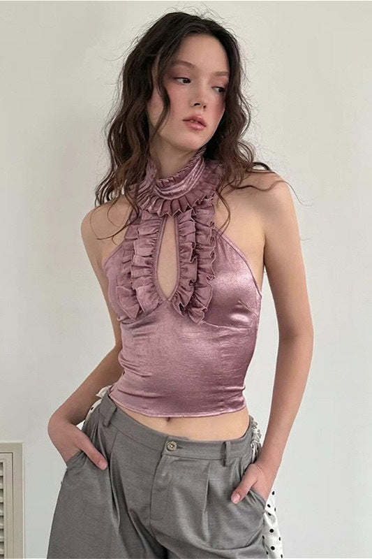 Elegantes, kurzes Tanktop mit Rüschen, Stehkragen und Cut-out