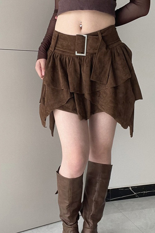 Asymmetrischer Lagenrock mit hoher Taille