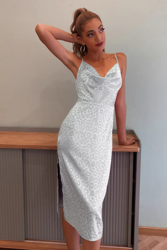 Rückenfreies Camisole-Partykleid aus Satin mit Schlitz