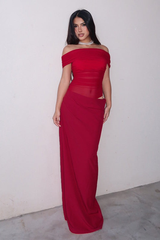 Schulterfreies, gerafftes Maxikleid aus Tüll mit Einsätzen und Cut-outs