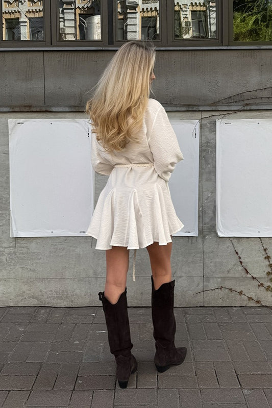 Elegantes, schickes Minikleid mit Bindegürtel