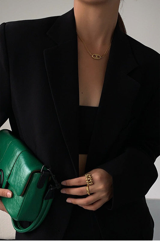 Schwarzer Blazer im lässigen Retro-Stil