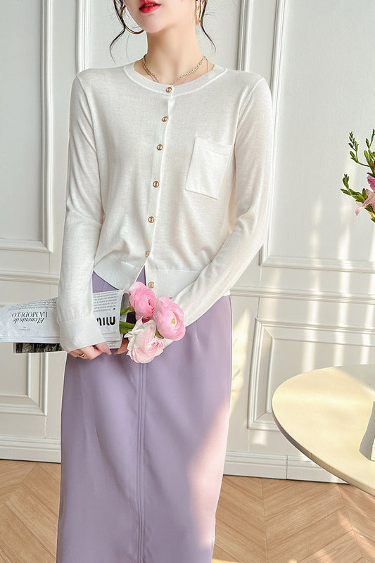 Strickjacke mit Rundhalsausschnitt und einreihiger Tasche