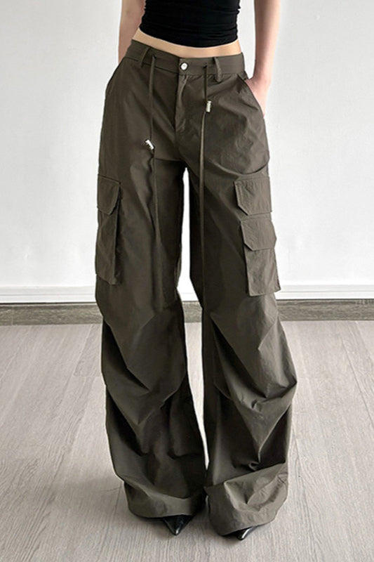 Locker sitzende Cargohose im Vintage-Street-Style