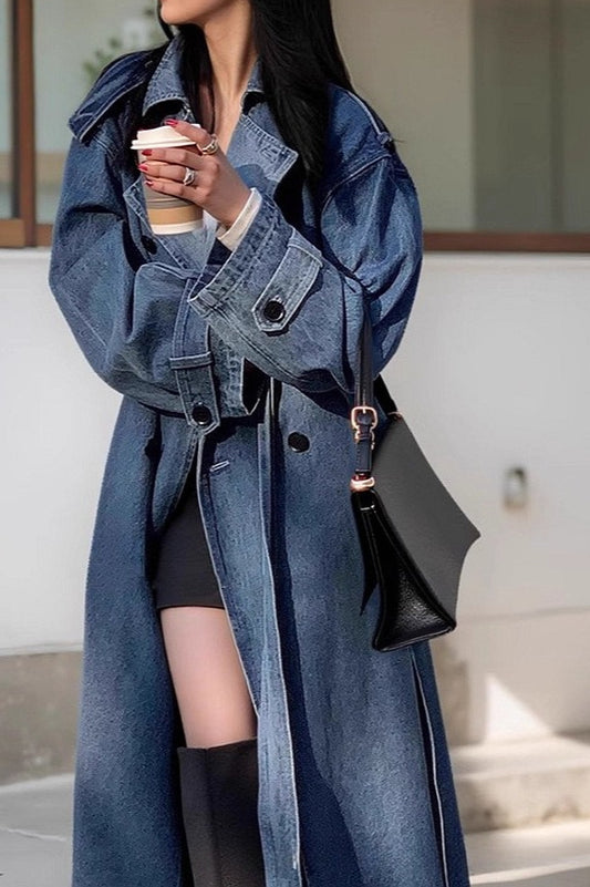 Lässig-eleganter langer Mantel aus gewaschenem Denim